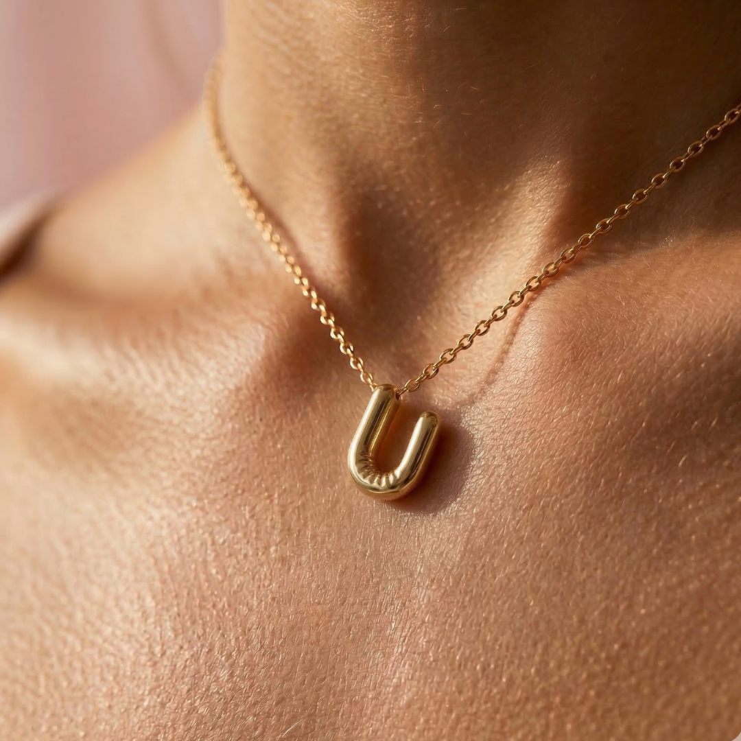 Collier lettre U