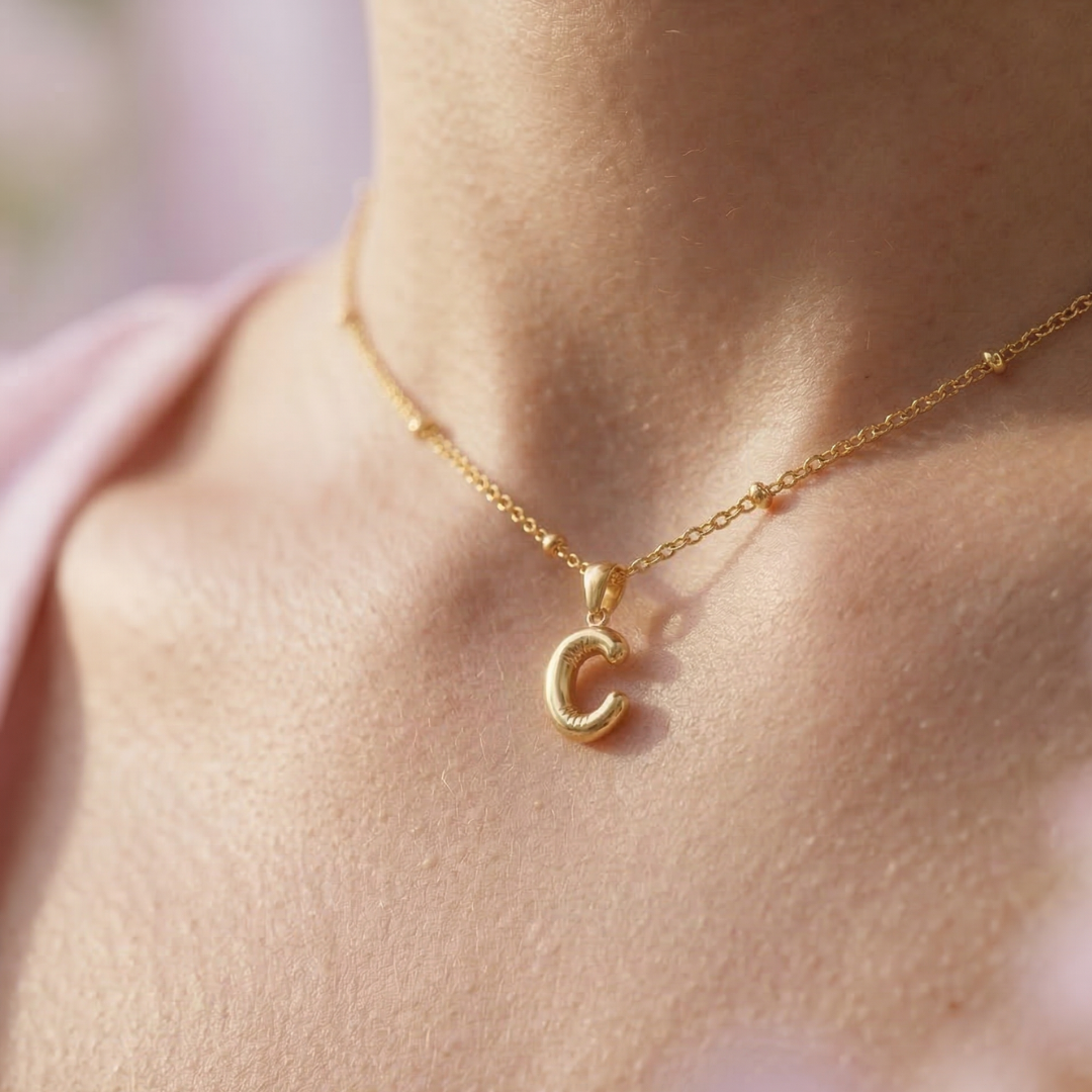 Collier lettre C