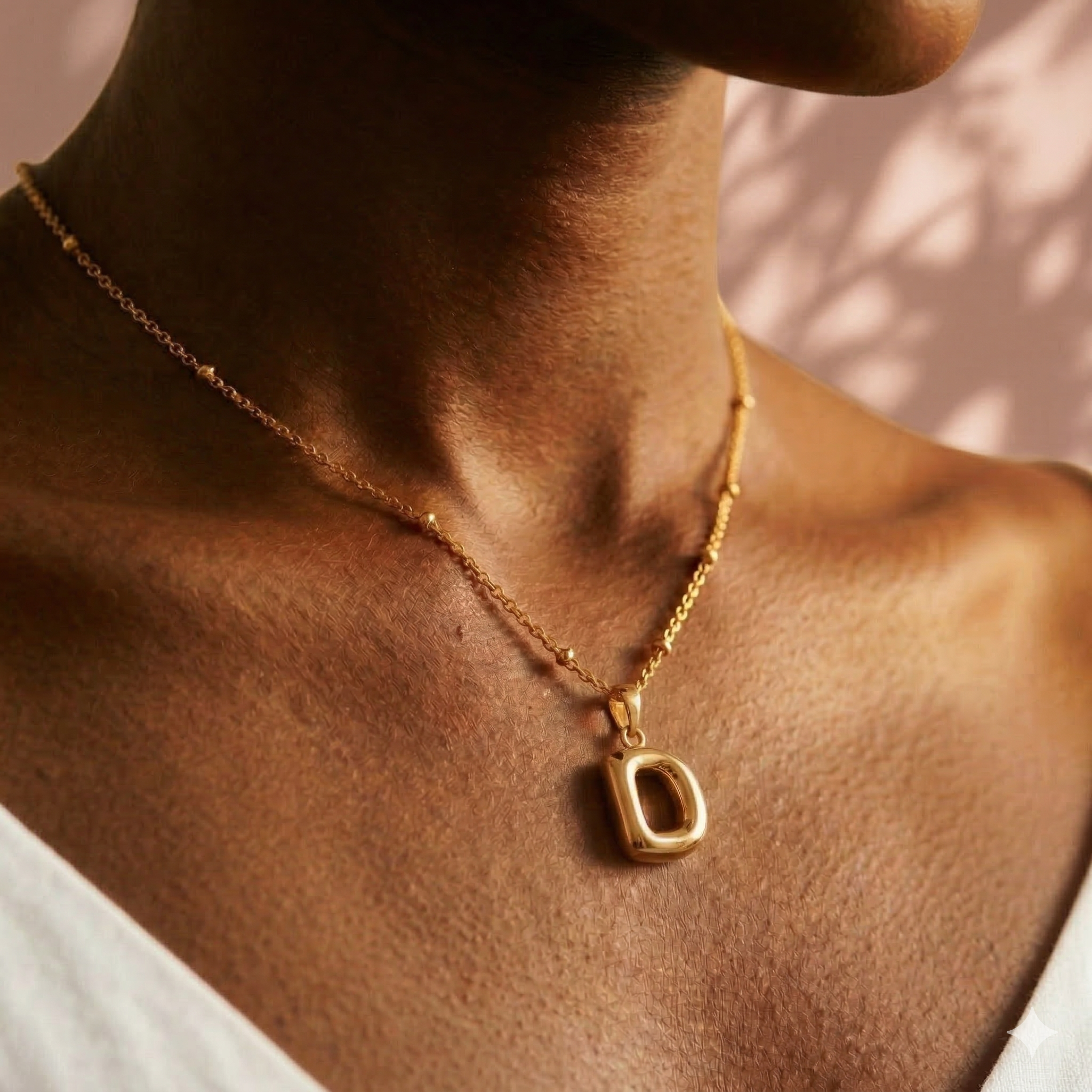 Collier lettre D