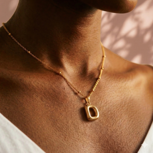 Collier lettre D