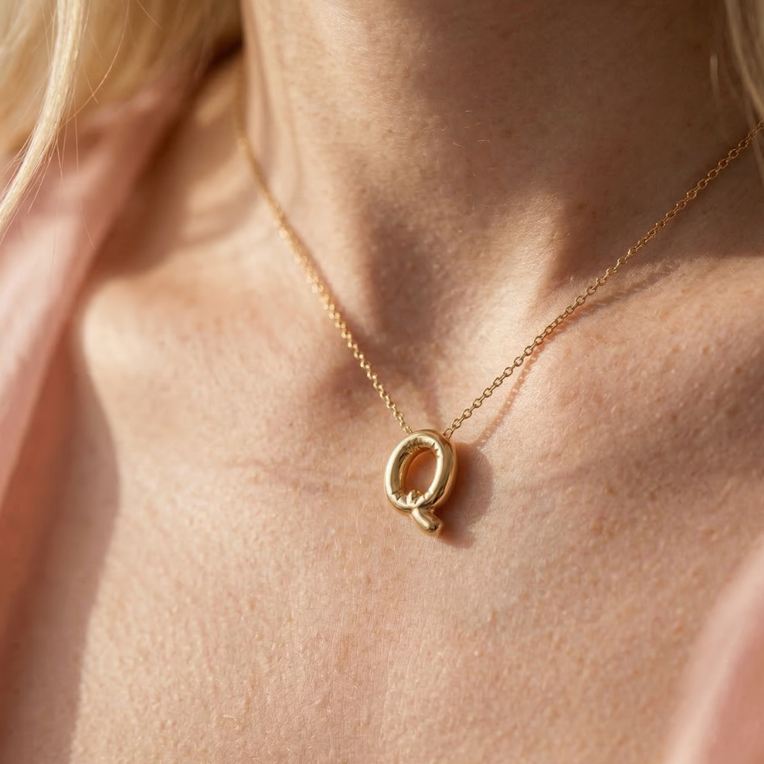 Collier lettre Q