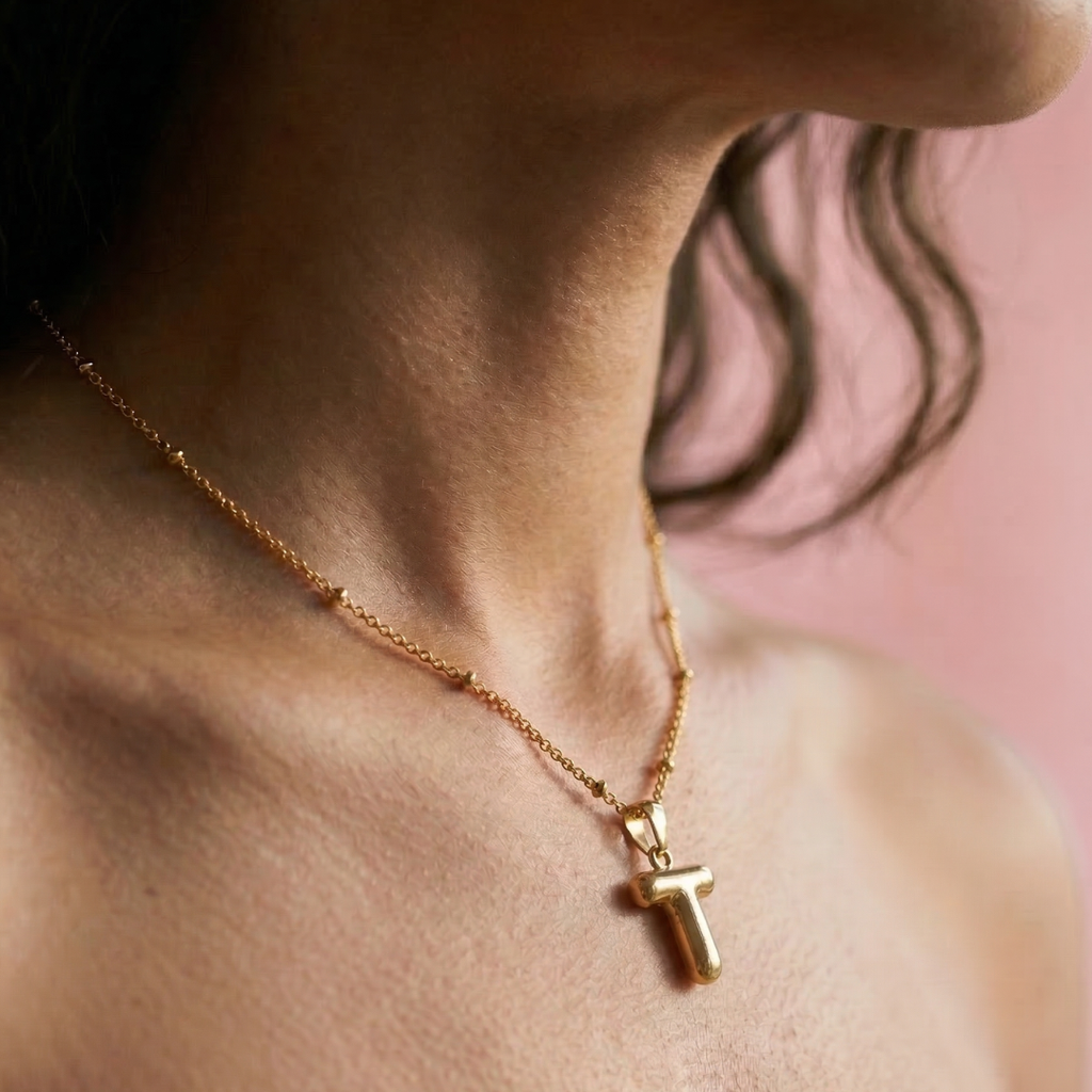 Collier lettre T