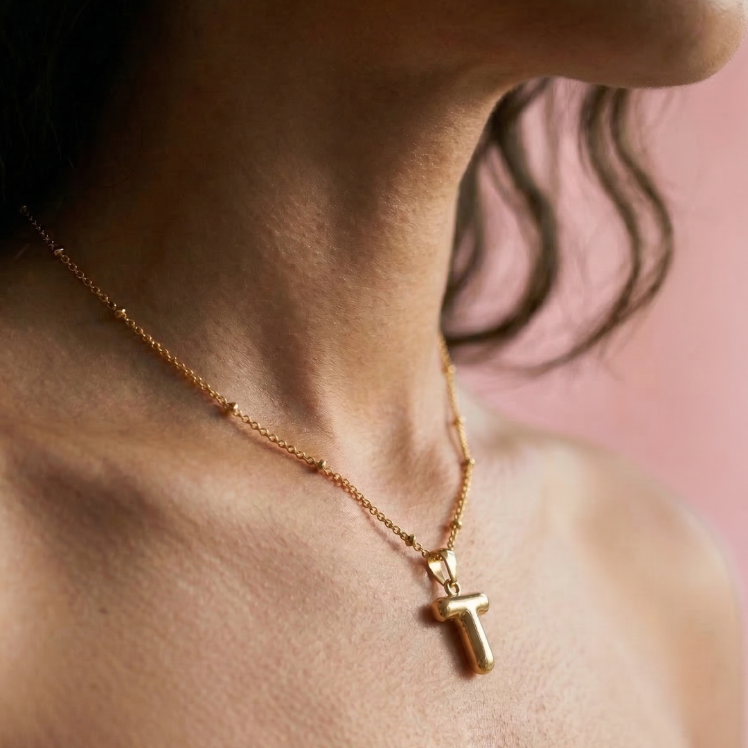 Collier lettre T